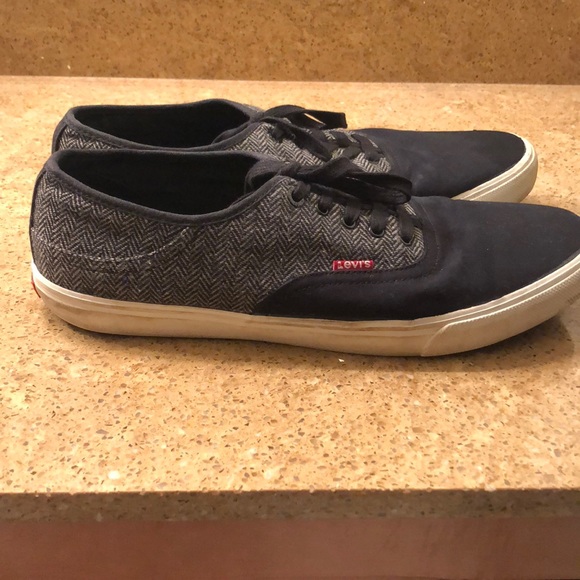 Black and grey Levi’s shoes. Size 13. - Picture 3 of 4